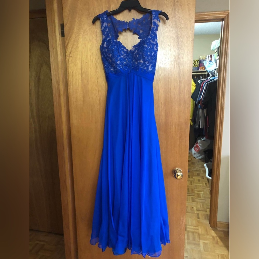 La Femme Royal Blue Prom/Bridesmaid Dress from Bridesmaid’s Bliss
Size 10